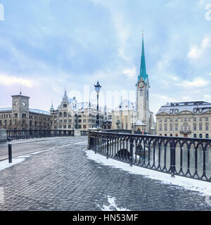 Altstadt Zürich, Blick auf Fluss Stockfoto