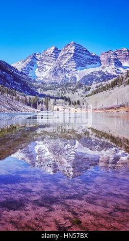 Bild aus getönten Maroon Bells See Berglandschaft, Aspen in Colorado, USA. Stockfoto