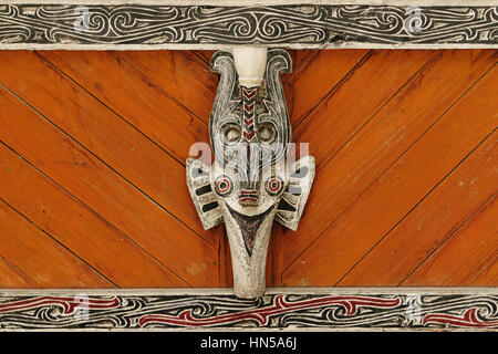 Indonesien, Nord-Sumatra, Batak-Haus, bunte Architektur Detail auf der Insel Samosir Stockfoto