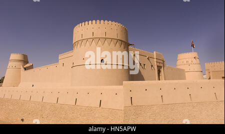 BURAIMI, OMAN - Al-Khandaq Fort, eine restaurierte 400-Jahr-alten Wüste Festung. Stockfoto