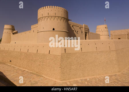 BURAIMI, OMAN - Al-Khandaq Fort, eine restaurierte 400-Jahr-alten Wüste Festung. Stockfoto