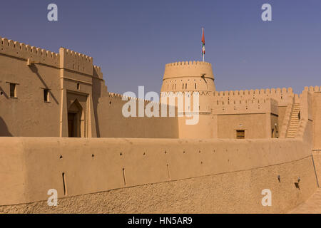 BURAIMI, OMAN - Al-Khandaq Fort, eine restaurierte 400-Jahr-alten Wüste Festung. Stockfoto