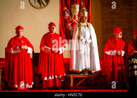 Italien Marken Urbino Festa del Duca zum Gedenken an die Krönung des Herzogs von Urbino Stockfoto