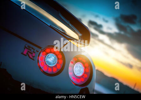 SISTIANA, Italien 12. Juni 2013: Foto von einem Nissan GT-R Black Edition. Die Nissan GT-R ist ein 2-Türer-2 + 2-Sportwagen von Nissan produziert und vorgestellt in 200