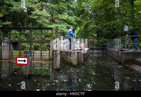 Lubbenau Brandenburg Deutschland.  Handbetrieben Sperre in der Spreewald-Deutschland Stockfoto