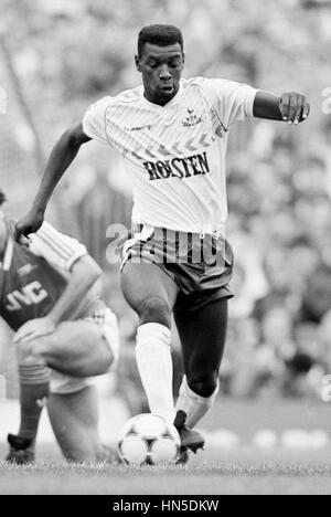 MITCHELL THOMAS TOTTENHAM HOTSPUR FC 27. September 1986 Stockfoto