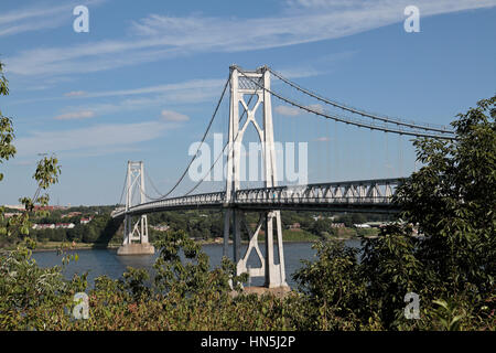 Die Mid-Hudson Bridge (Franklin Delano Roosevelt Mid-Hudson Bridge) über den Hudson River, Poughkeepsie, New York. Stockfoto