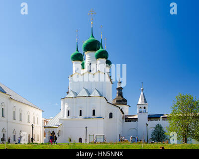 ROSTOV, Russland - 3. Mai 2016: Kirche St. Johannes der Evangelist im Rostower Kreml, Yaroslavl Oblast, Russland. Goldenen Ring von Russland. Stockfoto