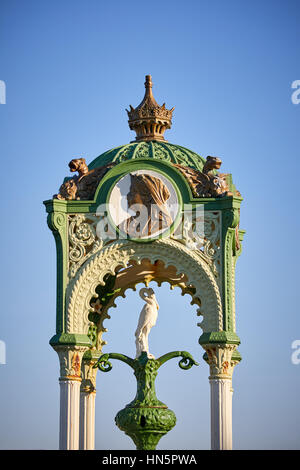 Hoylake Strand Wahrzeichen historischen viktorianischen Trinkwasser Brunnen in Wallasey, Merseyside, Wirral, England, UK. Stockfoto