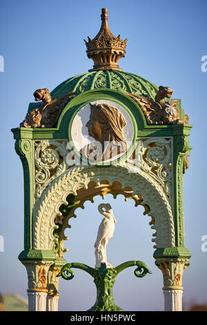 Hoylake Strand Wahrzeichen historischen viktorianischen Trinkwasser Brunnen in Wallasey, Merseyside, Wirral, England, UK. Stockfoto