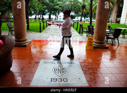 Der historische luxuriöse Hotel Nacional de Cuba befindet sich auf Taganana Hügel mit Blick auf den Malecon und das Meer mitten in Vedado, Havanna, Kuba. Stockfoto