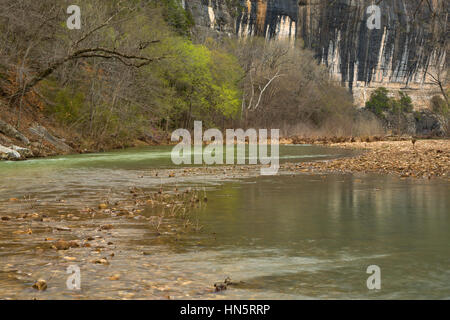 Buffalo River ein National Scenic River und seine Bluffs in Arkansas Stockfoto