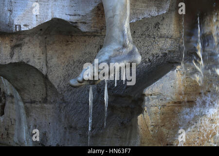 Aufgrund der sehr niedrigen Temperaturen unter-2 vereist Brunnen in Rom wo: Rom, Italien: 7. Januar 2017 Credit: IPA/WENN.com ** nur verfügbar für die Veröffentlichung in UK, USA, Deutschland, Österreich, Schweiz ** Stockfoto