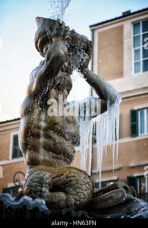 Aufgrund der sehr niedrigen Temperaturen unter-2 vereist Brunnen in Rom wo: Rom, Italien: 7. Januar 2017 Credit: IPA/WENN.com ** nur verfügbar für die Veröffentlichung in UK, USA, Deutschland, Österreich, Schweiz ** Stockfoto