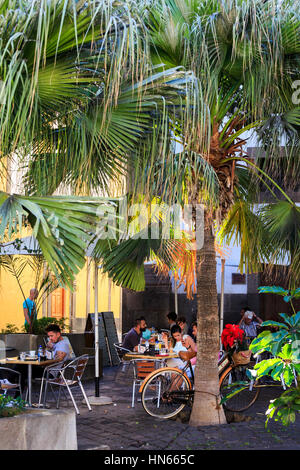 Sommer-Freiluft-Café, die Altstadt Vegueta, Las Palmas de Gran Canaria, Gran Canaria, Kanarische Inseln Stockfoto