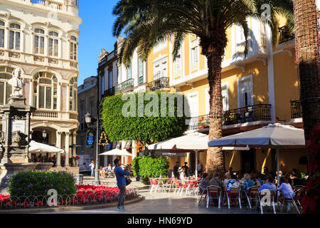 Busker außerhalb Café, Altstadt Vegueta, Las Palmas de Gran Canaria, Gran Canaria, Kanarische Inseln Stockfoto