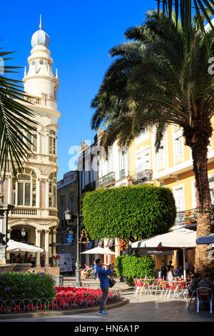 Busker außerhalb Café, Altstadt Vegueta, Las Palmas de Gran Canaria, Gran Canaria, Kanarische Inseln Stockfoto