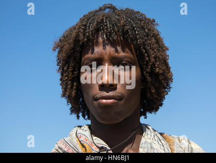Porträt eines Mannes Afar Stammes mit traditionellen lockige Frisur, Afar-Region, Assaita, Äthiopien Stockfoto