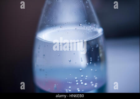 Eine Flasche stilles Wasser am Sonntag, 5. Februar 2017 in New York. (© Richard B. Levine) Stockfoto