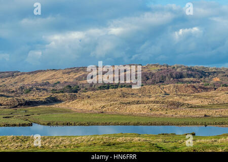 Der Fluss Ogmore vorbei die Merthyr Mawr Sanddünen an der Küste von Glamorgan, Südwales Stockfoto