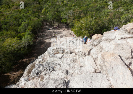 Luftaufnahme von der Spitze des Nohoch Mul, der Tempelpyramide, Coba, der antiken Maya-Zivilisation, der Yucatan-Halbinsel, Mexikanischer Staat Quintana Roo, Mexiko Stockfoto