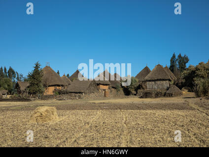 Steinhäuser Dorf im Hochland, Amhara Region, Debre Birhan, Äthiopien Stockfoto