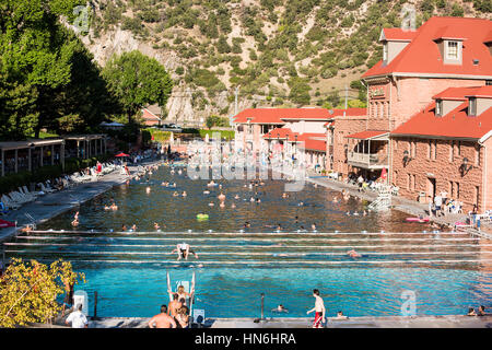 Glenwood Springs, Colorado - 7. September 2015: Menschen Baden an öffentlichen Thermalbad in Glenwood Springs, Colorado, USA. Stockfoto