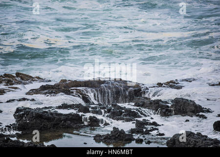 Thors Brunnenwasser Loch in Cape Perpetua in Ruhestand Oregon zu versinken Stockfoto