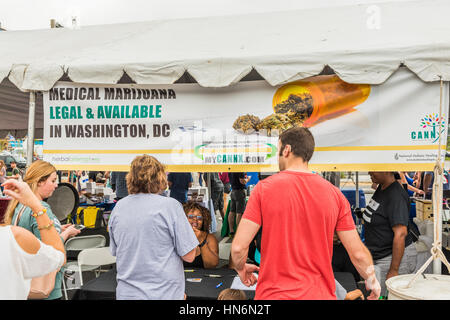 Washington DC, USA - 24. September 2016: Cannx Medical Marihuana Booth und Schild am VegFest Vegan Vegetarier-Festivals mit Menschen Stockfoto