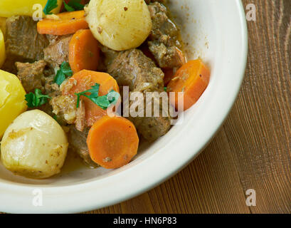 Coufidou Aveyronnais - geschmortes Rindfleisch in Stil Aveyron Stockfoto