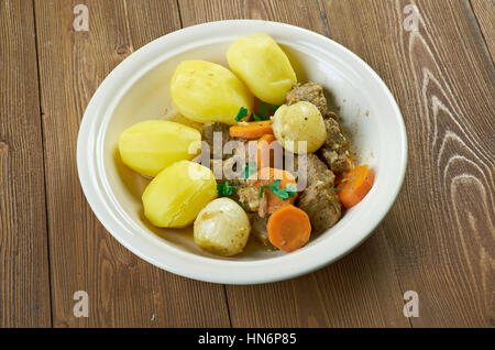 Coufidou Aveyronnais - geschmortes Rindfleisch in Stil Aveyron Stockfoto