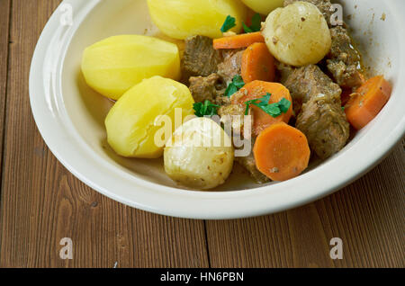 Coufidou Aveyronnais - geschmortes Rindfleisch in Stil Aveyron Stockfoto