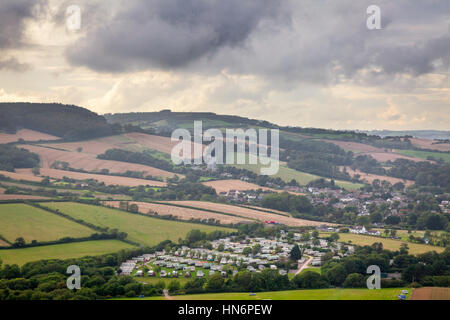 Eype Haus & Camping Caravan Park und Landwirts Felder auf dem South West Coast Path in Dorset, England. Stockfoto