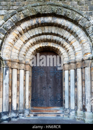 Romanische West Eingang in die Abtei Kirchenschiff in Dunfermline Abtei Dunfermline Fife Schottland Stockfoto