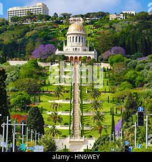 Ansicht der Bahai-Gärten und der Schrein des Bab auf dem Berg Karmel, Haifa, Israel Stockfoto