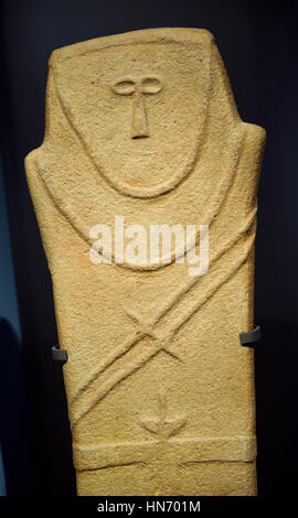 Anthropomorphe Stele Qaryal al-Kaafa, in der Nähe von Ha'il 4. Jahrtausend v. Chr. Sandstein Nationalmuseum, Riyadh Stockfoto