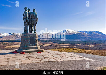 Kommando War Memorial in der Nähe von Spean Bridge westlichen Highlands von Schottland mit den Soldaten, die mit Blick auf ihre Ben Nevis Range Berg Trainingsgelände Stockfoto