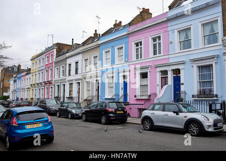 LONDON CITY - 25. Dezember 2016: Schön Pastell farbigen Fassaden in Denbigh Terrasse verläuft von Portobello Road in Notting Hill Stockfoto