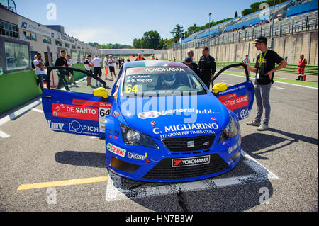 Vallelunga, Rom, Italien. 4. September 2016. Seat Ibiza italienischen Pokal: Auto in der Boxengasse vor Rennen Stockfoto