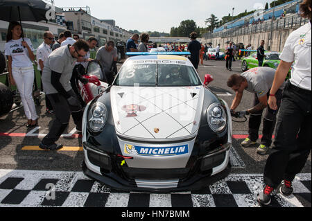 Vallelunga, Rom, Italien. 10. September 2016. Porsche Carrera Cup, Auto am Start Stockfoto