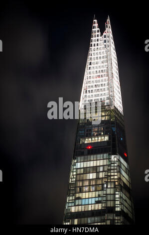 Die Scherbe (Shard of Glass, Shard London Bridge), London, in der Nacht. Stockfoto