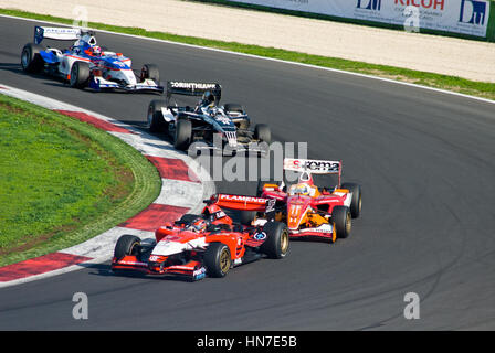 VALLELUNGA CIRCUIT, ROM, ITALIEN - 2. NOVEMBER 2008. Superleague Formula, Autos auf der Strecke während der Rennen 1 Stockfoto