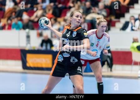 27. Januar 2017: Isabelle Gulden #4 von CSM Bukarest während der EHF Champions League 2016-2017 Frauenfussball FC CSM Bukarest ROU bis Larvik (NOR) an Polyvalent Sporthalle, Bukarest, Rumänien ROU. Foto: CronosFoto/Catalin Soare Stockfoto