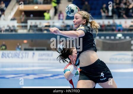 27. Januar 2017: Isabelle Gulden #4 von CSM Bukarest während der EHF Champions League 2016-2017 Frauenfussball FC CSM Bukarest ROU bis Larvik (NOR) an Polyvalent Sporthalle, Bukarest, Rumänien ROU. Foto: CronosFoto/Catalin Soare Stockfoto