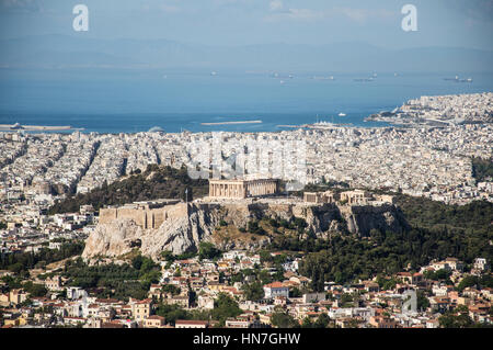 Panoramablick auf die Akropolis und Piräuss von Lycabettus Hügel Athen Griechenland Stockfoto