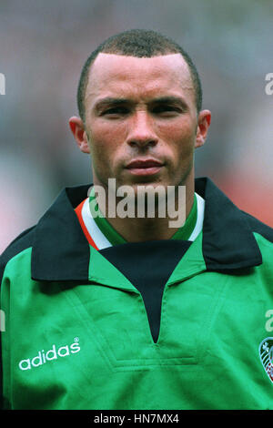 TERRY PHELAN EIRE & MANCHESTER CITY FC 6. Juni 1994 Stockfoto