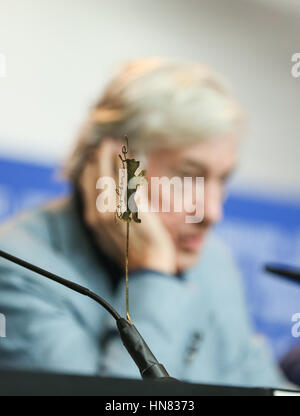 Berlin, Deutschland. 9. Februar 2017. Präsident der Jury für die 67. Internationalen Filmfestspiele Berlinale besucht niederländischen Regisseurs Paul Verhoeven eine Presse-Conferecne in Berlin, Hauptstadt der Bundesrepublik Deutschland, am 9. Februar 2017. Bildnachweis: Shan Yuqi/Xinhua/Alamy Live-Nachrichten Stockfoto