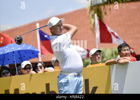 Kuala Lumpur, Malaysia. 9. Februar 2017. Sam BRAZEL Australiens spielt einen Schuss bei Tag eins der Maybank Meisterschaft Malaysia im Saujana Golf Club am 9. Februar 2017 in Kuala Lumpur, Malaysia. Bildnachweis: Chris Jung/ZUMA Draht/Alamy Live-Nachrichten Stockfoto