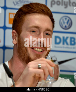 Berlin, Deutschland. 9. Februar 2017. Deutscher Diskuswerfer Christoph Harting auf einer Pressekonferenz in Berlin, Deutschland, 9. Februar 2017. Foto: Bernd Settnik/Dpa-Zentralbild/Dpa/Alamy Live News Stockfoto