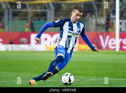 Signal-Iduna-Park Dortmund, Deutschland. 8. Februar 2017. DFB-Pokal-Runde DFB-Pokal 2016/17 der sechzehn, Borussia Dortmund (BVB) vs. Hertha BSC---Peter Pekarík (Hertha) Credit: Kolvenbach/Alamy Live-Nachrichten Stockfoto